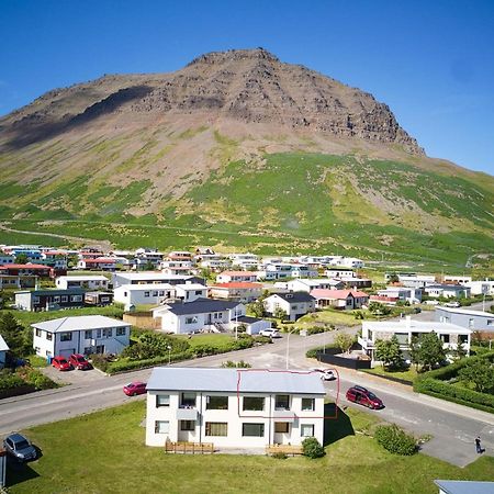 Apartment With Amazing Mountain View Bolungarvík Exterior foto