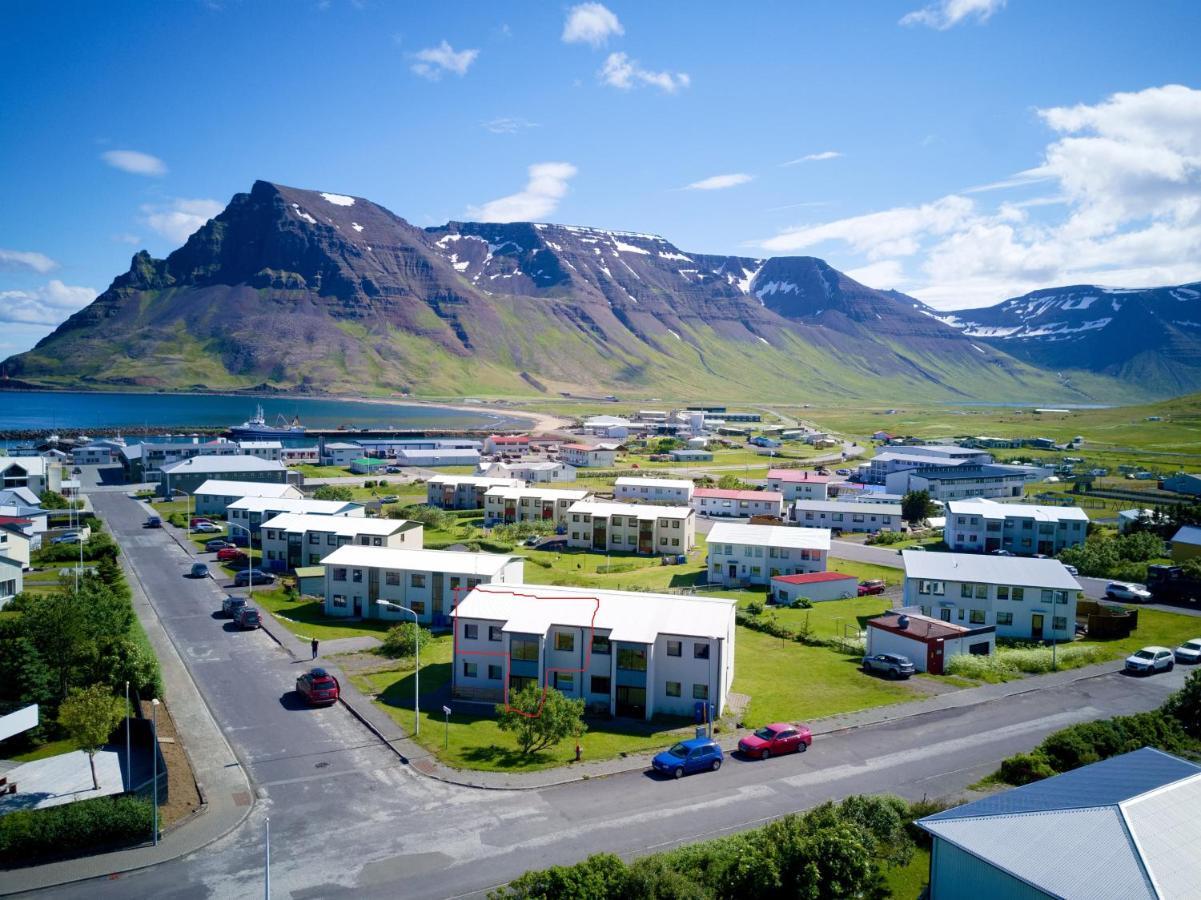 Apartment With Amazing Mountain View Bolungarvík Exterior foto